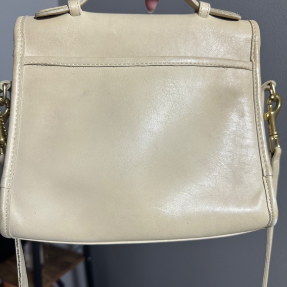 Vintage Coach Court - Picture 7 of 15